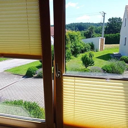 Schoene Helle Ferienwohnung In Waldnaehe Berching Dış mekan fotoğraf