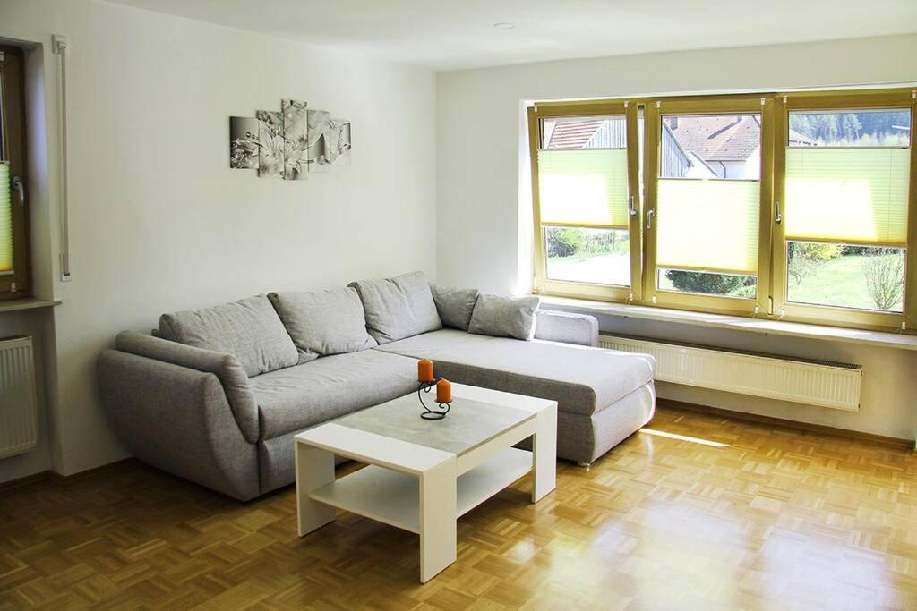 Schoene Helle Ferienwohnung In Waldnaehe Berching Dış mekan fotoğraf