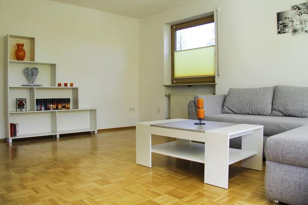 Schoene Helle Ferienwohnung In Waldnaehe Berching Dış mekan fotoğraf