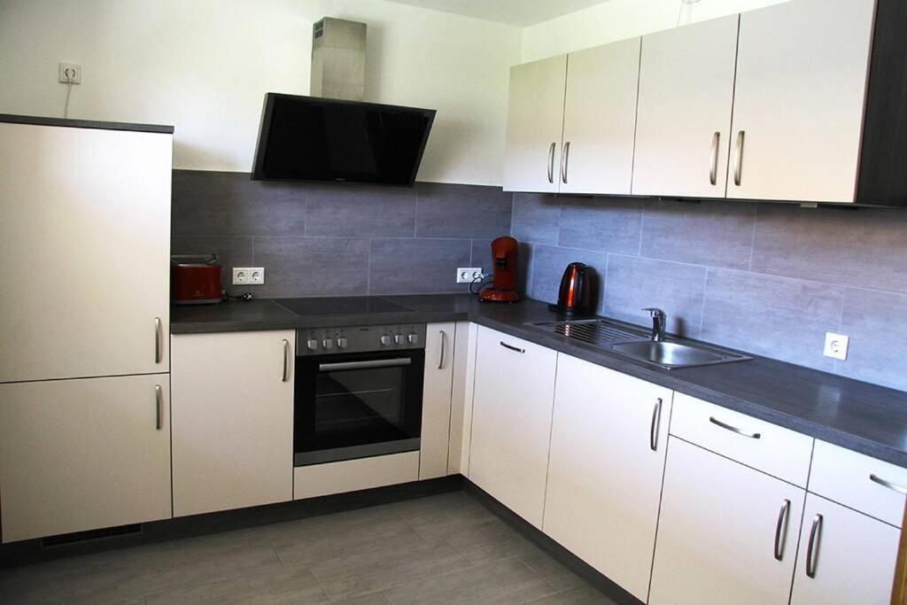 Schoene Helle Ferienwohnung In Waldnaehe Berching Dış mekan fotoğraf